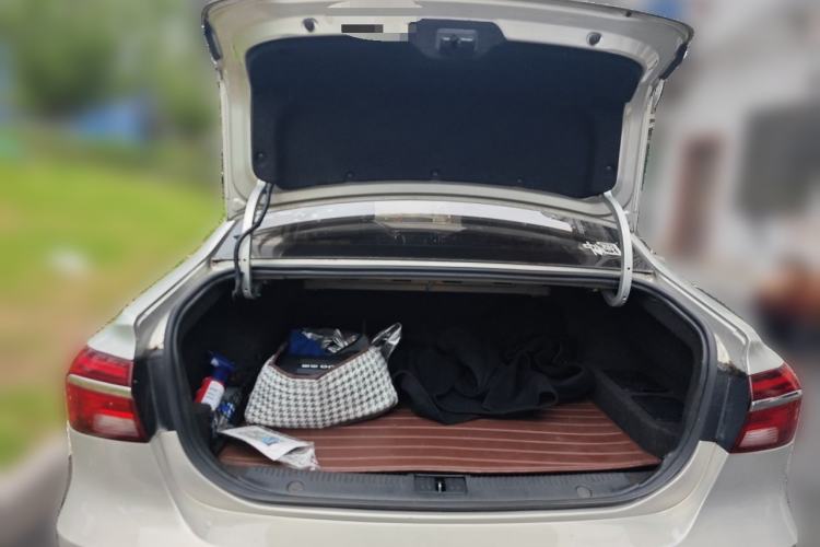 Used Roewe i6 New Energy 2017 45T Hybrid Connect & Smart Enjoyment Edition Trunk