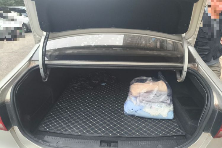 Used Roewe i6 New Energy 2017 45T Hybrid Connect & Smart Enjoyment Edition Trunk