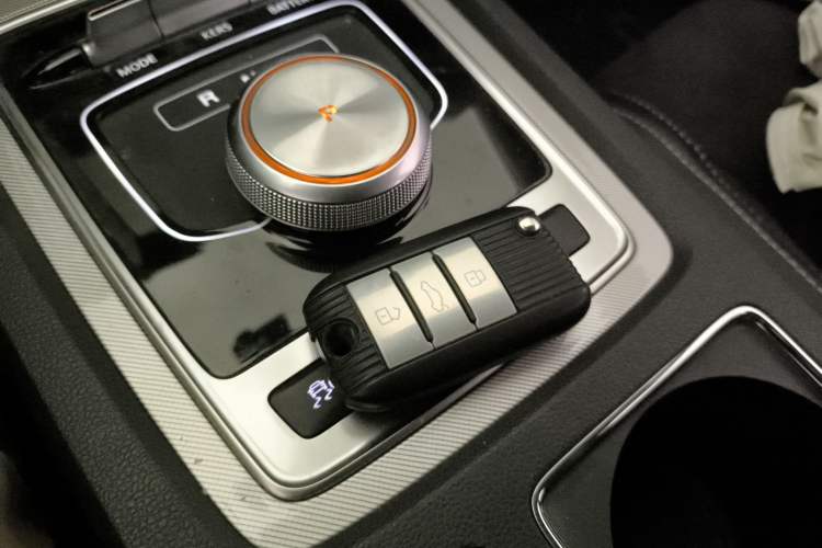 Used Roewe i6 New Energy 2017 45T Hybrid Connective Smart Luxury Edition Vehicle Key