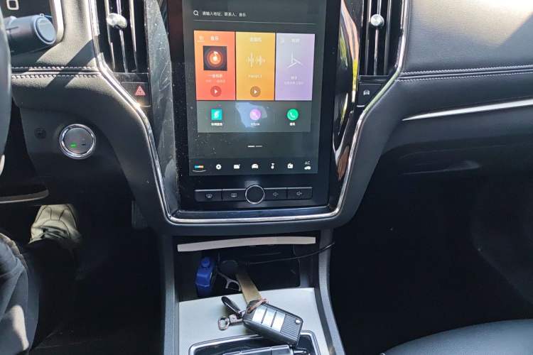Used Roewe i6 New Energy 2017 45T Hybrid Connect & Smart Enjoyment Edition Audio And AC Panel