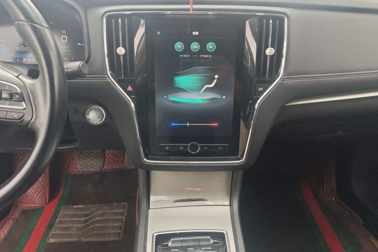 Used Roewe i6 New Energy 2017 45T Hybrid Connect & Smart Enjoyment Edition Audio And AC Panel