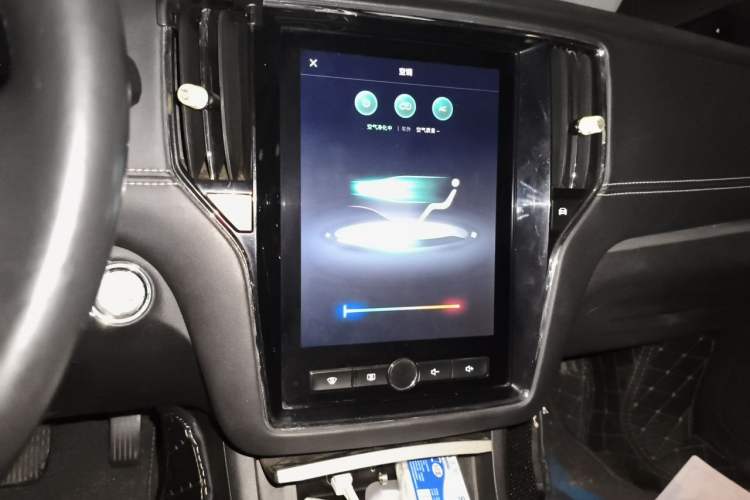 Used Roewe i6 New Energy 2017 45T Hybrid Connect & Smart Enjoyment Edition Audio And AC Panel