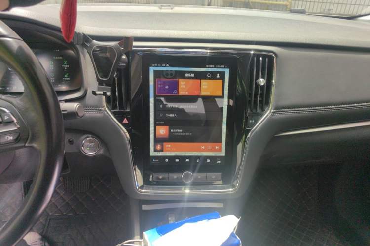 Used Roewe i6 New Energy 2017 45T Hybrid Connect & Smart Enjoyment Edition Audio And AC Panel