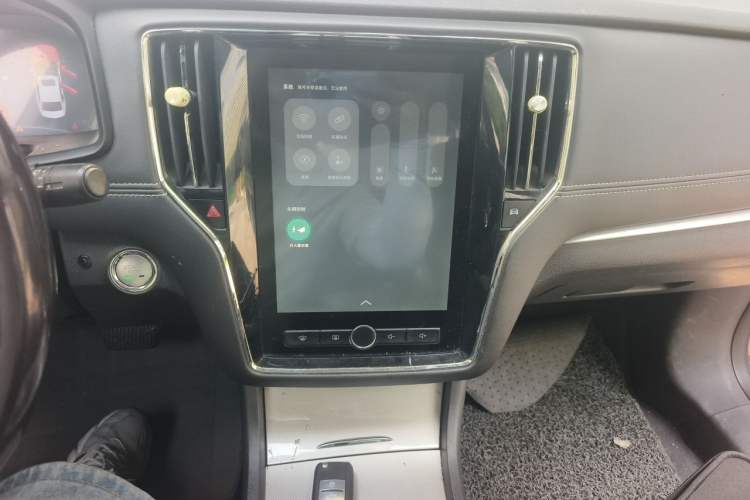 Used Roewe i6 New Energy 2017 45T Hybrid Connect & Smart Enjoyment Edition Audio And AC Panel