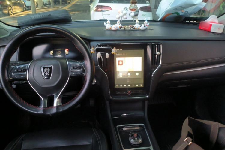 Used Roewe i6 New Energy 2017 45T Hybrid Connect & Smart Enjoyment Edition Center Console