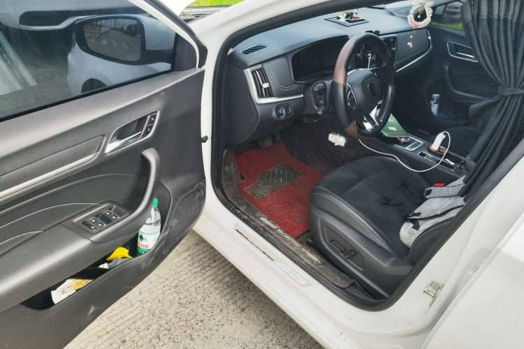 Used Roewe i6 New Energy 2017 45T Hybrid Connective Smart Luxury Edition Driver Seat