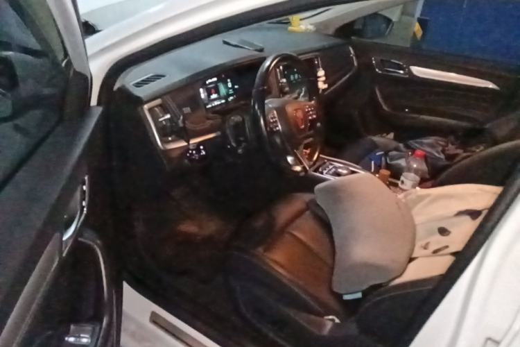 Used Roewe i6 New Energy 2017 45T Hybrid Connect & Smart Enjoyment Edition Driver Seat