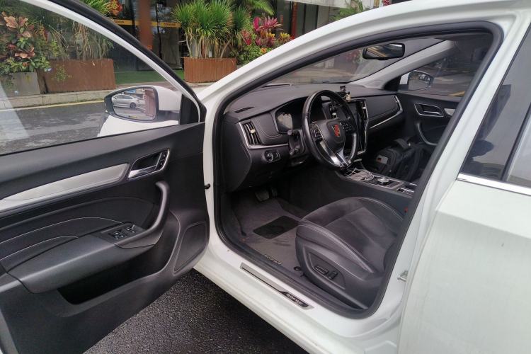 Used Roewe i6 New Energy 2017 45T Hybrid Connective Smart Luxury Edition Driver Seat