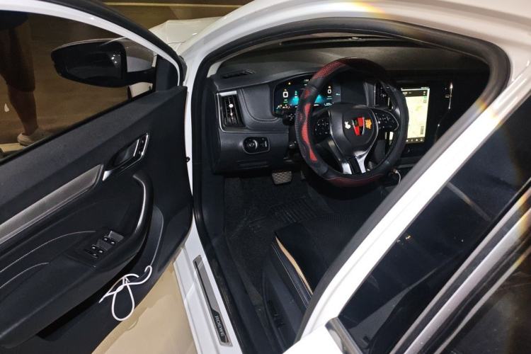 Used Roewe i6 New Energy 2017 45T Hybrid Connect & Smart Enjoyment Edition Driver Seat