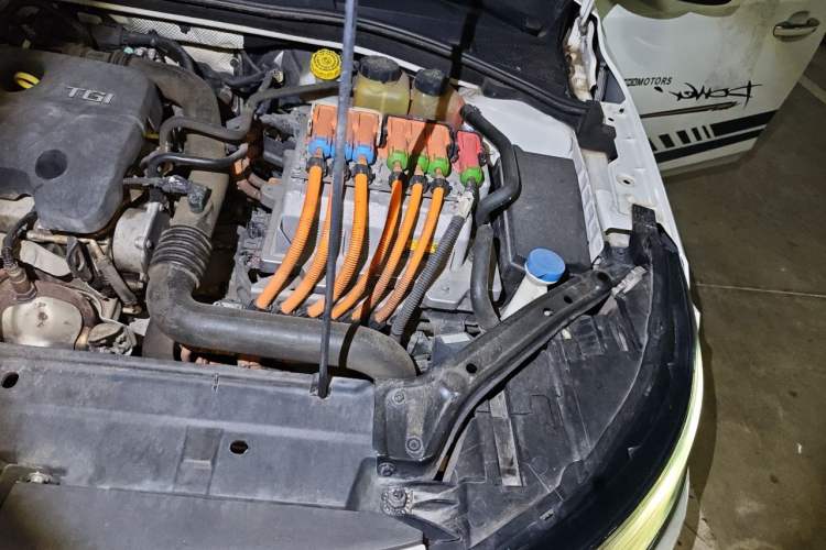 Used Roewe i6 New Energy 2017 45T Hybrid Connect & Smart Enjoyment Edition Engine Bay Left