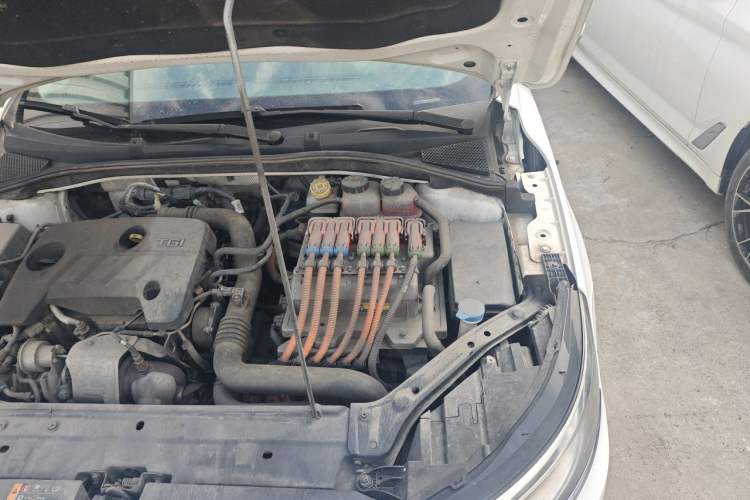 Used Roewe i6 New Energy 2017 45T Hybrid Connect & Smart Enjoyment Edition Engine Bay Left