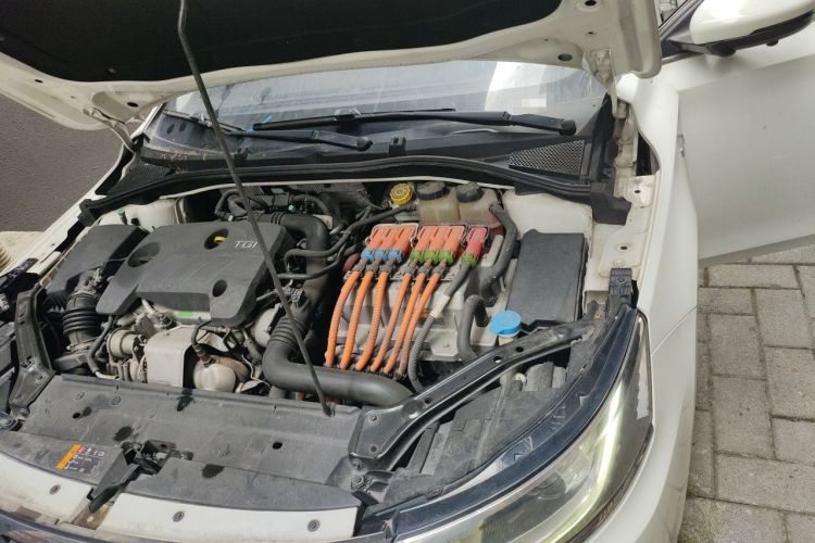 Used Roewe i6 New Energy 2017 45T Hybrid Connect & Smart Enjoyment Edition Engine Bay Left