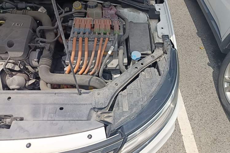 Used Roewe i6 New Energy 2017 45T Hybrid Connect & Smart Enjoyment Edition Engine Bay Left