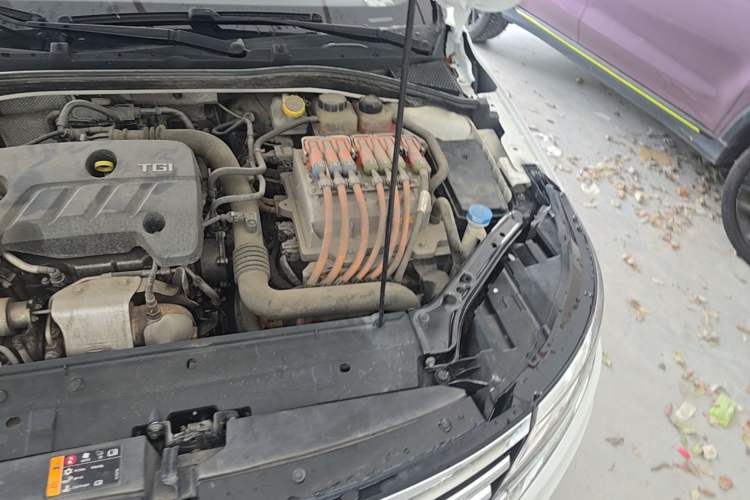 Used Roewe i6 New Energy 2017 45T Hybrid Connect & Smart Enjoyment Edition Engine Bay Left