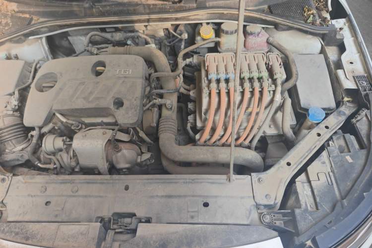 Used Roewe i6 New Energy 2017 45T Hybrid Connect & Smart Enjoyment Edition Engine Bay Left