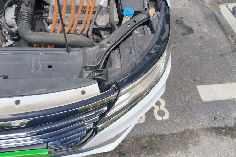 Used Roewe i6 New Energy 2017 45T Hybrid Connect & Smart Enjoyment Edition Engine Bay Left