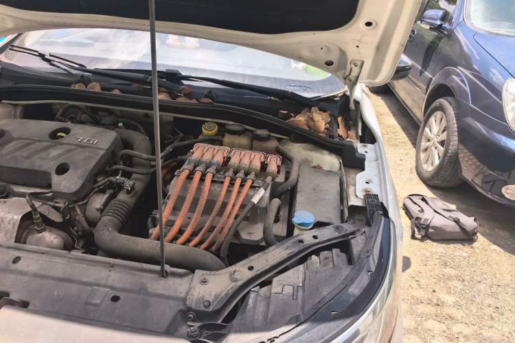 Used Roewe i6 New Energy 2017 45T Hybrid Connect & Smart Enjoyment Edition Engine Bay Left