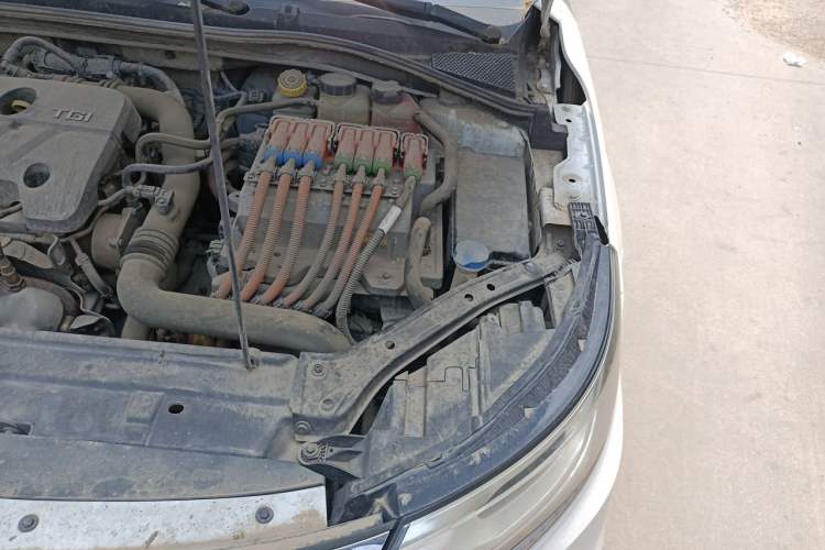 Used Roewe i6 New Energy 2017 45T Hybrid Connect & Smart Enjoyment Edition Engine Bay Left
