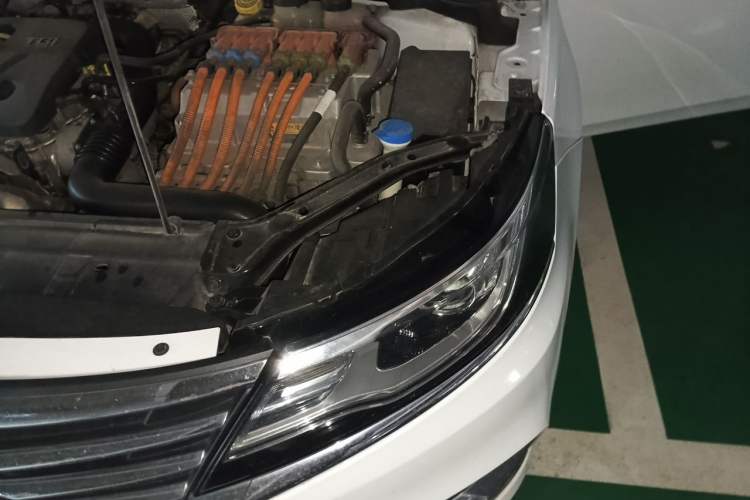 Used Roewe i6 New Energy 2017 45T Hybrid Connect & Smart Enjoyment Edition Engine Bay Left