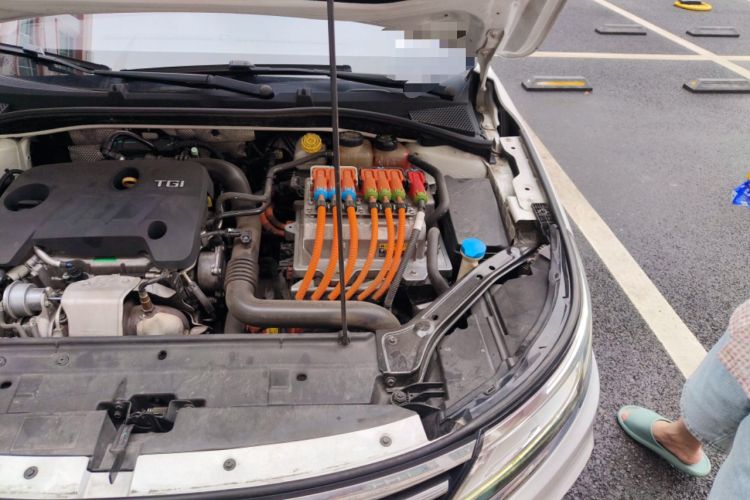 Used Roewe i6 New Energy 2017 45T Hybrid Connective Smart Luxury Edition Engine Bay Left