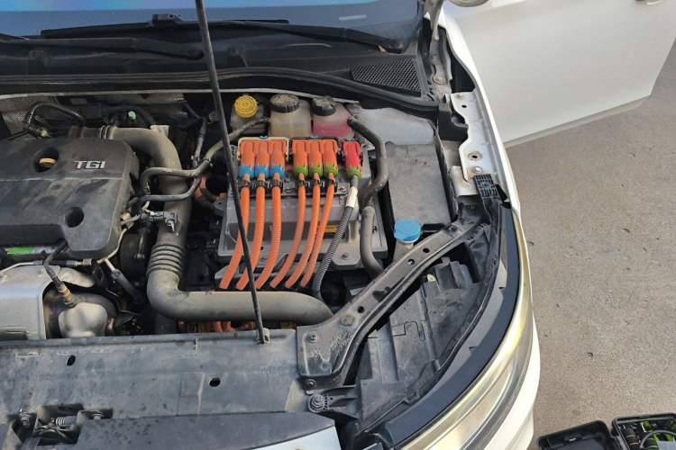 Used Roewe i6 New Energy 2017 45T Hybrid Connect & Smart Enjoyment Edition Engine Bay Left