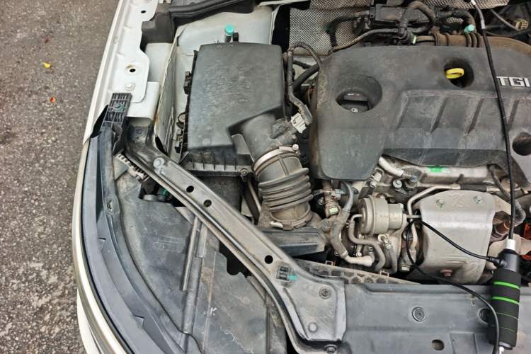 Used Roewe i6 New Energy 2017 45T Hybrid Connective Smart Luxury Edition Engine Bay Right