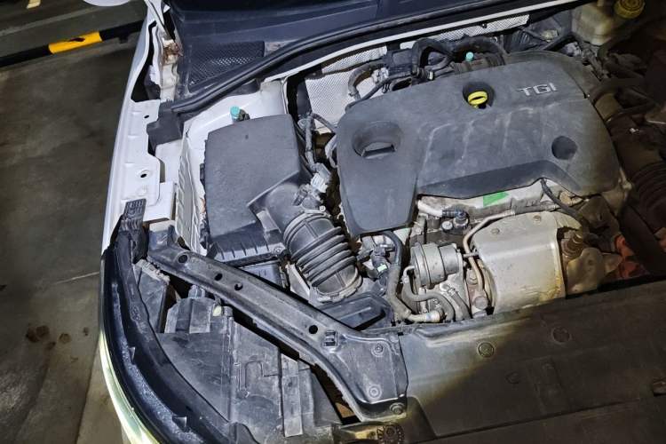Used Roewe i6 New Energy 2017 45T Hybrid Connect & Smart Enjoyment Edition Engine Bay Right