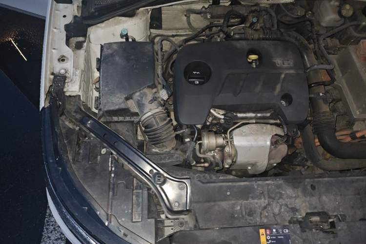 Used Roewe i6 New Energy 2017 45T Hybrid Connect & Smart Enjoyment Edition Engine Bay Right