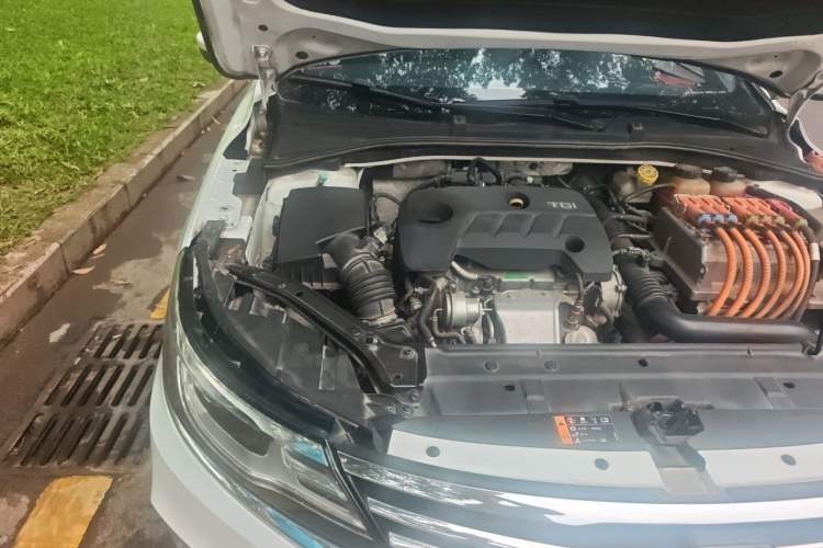 Used Roewe i6 New Energy 2017 45T Hybrid Connect & Smart Enjoyment Edition Engine Bay Right