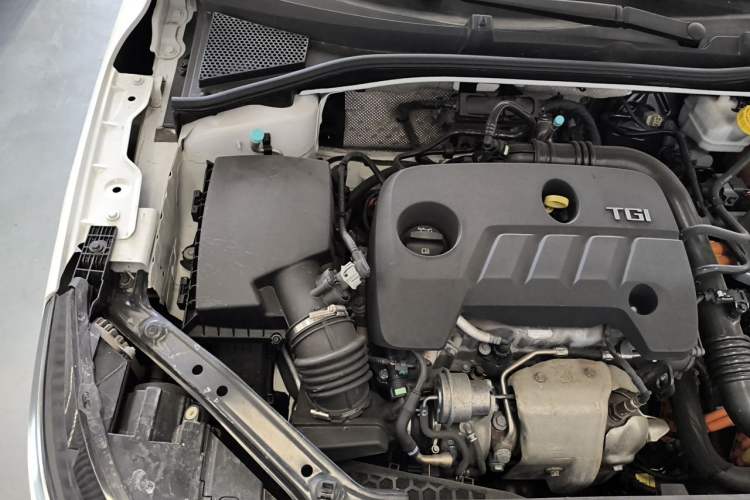 Used Roewe i6 New Energy 2017 45T Hybrid Connect & Smart Enjoyment Edition Engine Bay Right