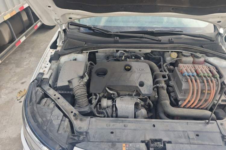 Used Roewe i6 New Energy 2017 45T Hybrid Connect & Smart Enjoyment Edition Engine Bay Right