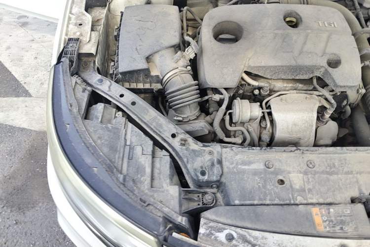 Used Roewe i6 New Energy 2017 45T Hybrid Connect & Smart Enjoyment Edition Engine Bay Right