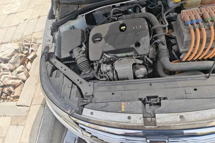 Used Roewe i6 New Energy 2017 45T Hybrid Connect & Smart Enjoyment Edition Engine Bay Right