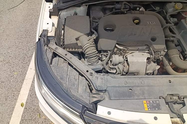 Used Roewe i6 New Energy 2017 45T Hybrid Connect & Smart Enjoyment Edition Engine Bay Right