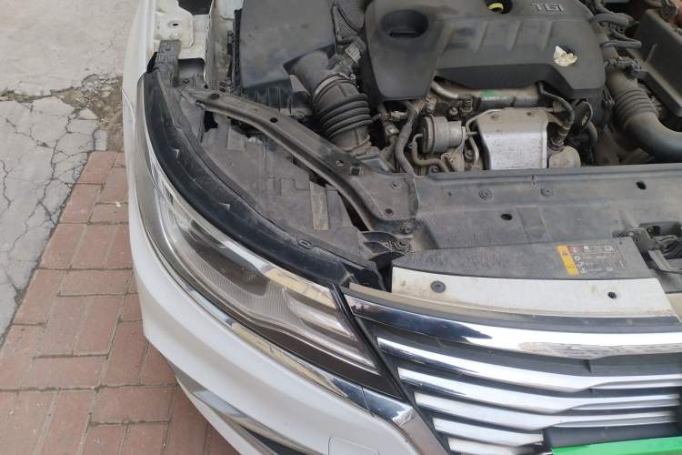 Used Roewe i6 New Energy 2017 45T Hybrid Connect & Smart Enjoyment Edition Engine Bay Right