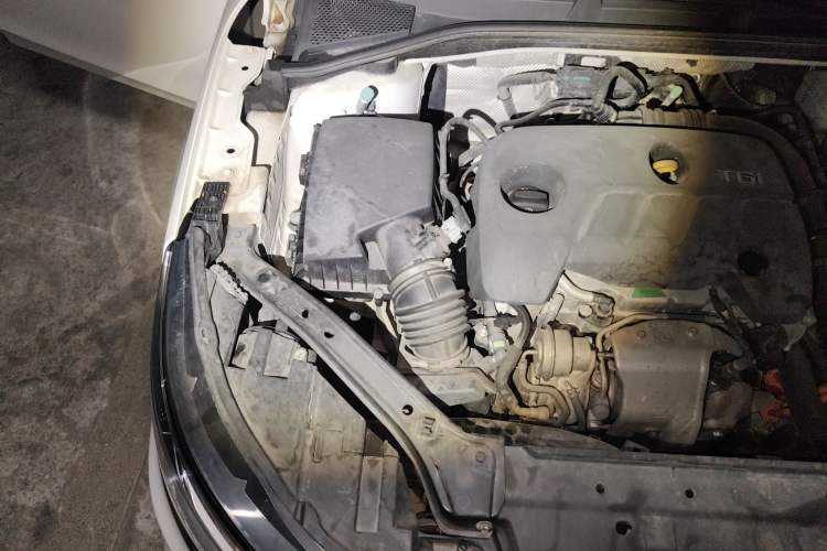 Used Roewe i6 New Energy 2017 45T Hybrid Connect & Smart Enjoyment Edition Engine Bay Right