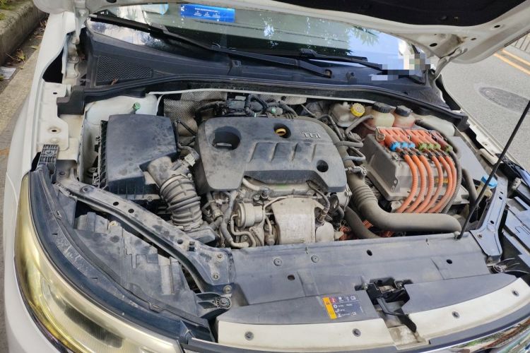 Used Roewe i6 New Energy 2017 45T Hybrid Connect & Smart Enjoyment Edition Engine Bay Right