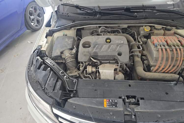 Used Roewe i6 New Energy 2017 45T Hybrid Connect & Smart Enjoyment Edition Engine Bay Right