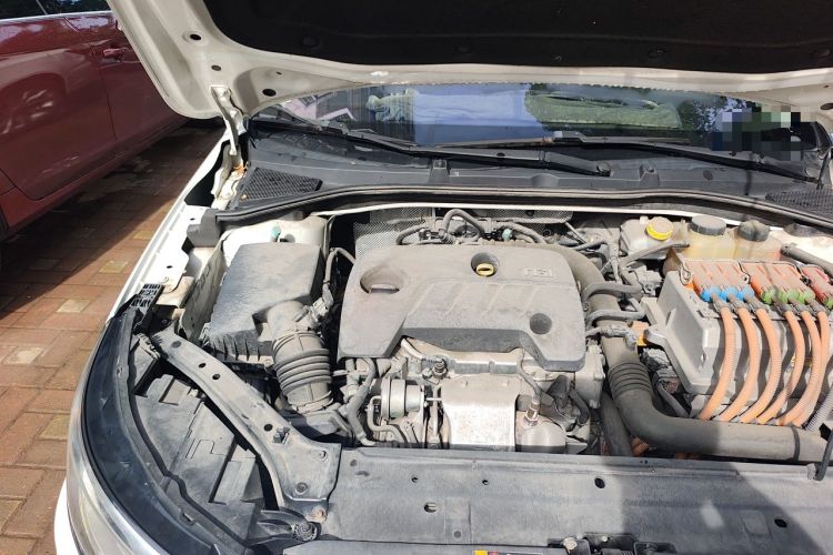 Used Roewe i6 New Energy 2017 45T Hybrid Connect & Smart Enjoyment Edition Engine Bay Right