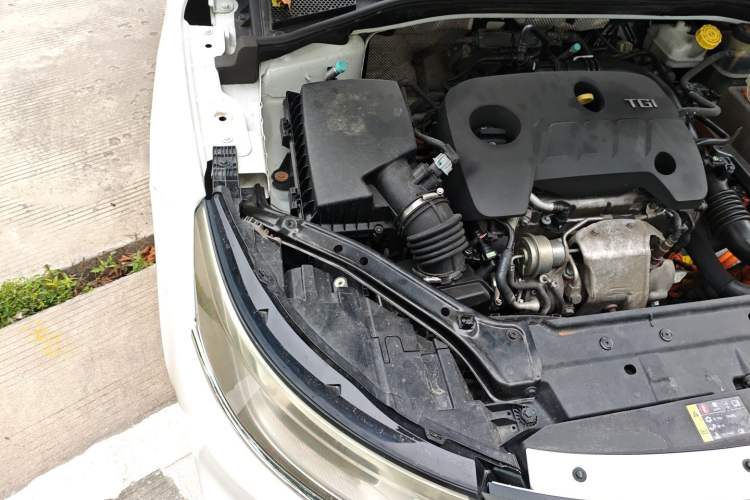 Used Roewe i6 New Energy 2017 45T Hybrid Connect & Smart Enjoyment Edition Engine Bay Right