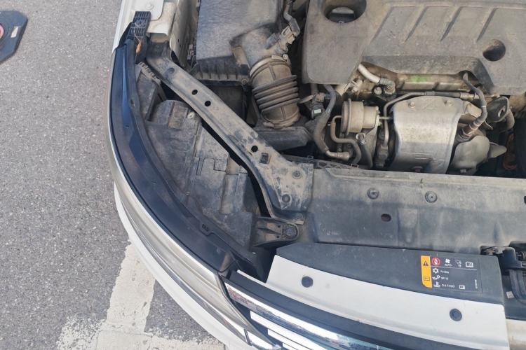 Used Roewe i6 New Energy 2017 45T Hybrid Connect & Smart Enjoyment Edition Engine Bay Right