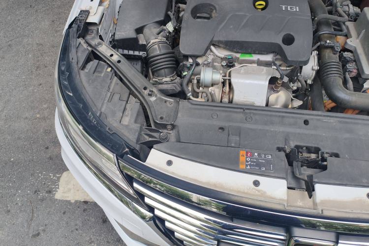 Used Roewe i6 New Energy 2017 45T Hybrid Connect & Smart Enjoyment Edition Engine Bay Right