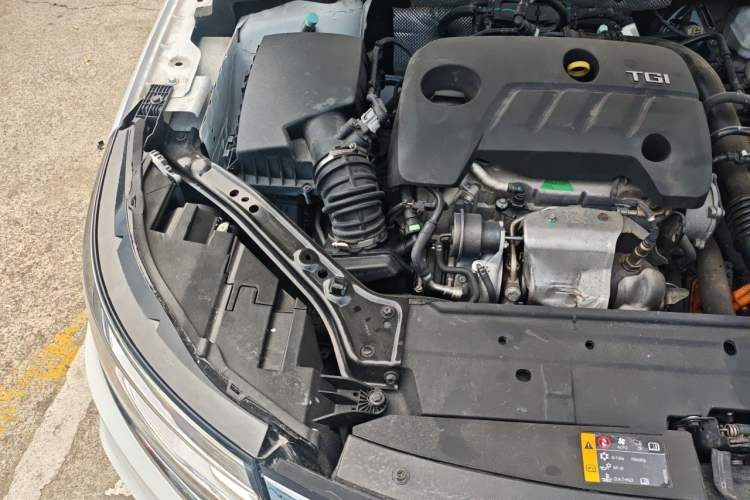 Used Roewe i6 New Energy 2017 45T Hybrid Connect & Smart Enjoyment Edition Engine Bay Right