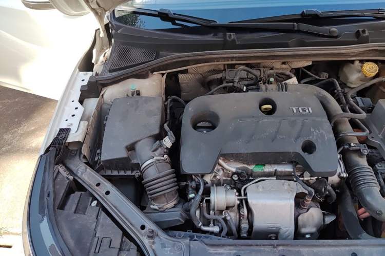 Used Roewe i6 New Energy 2017 45T Hybrid Connect & Smart Enjoyment Edition Engine Bay Right