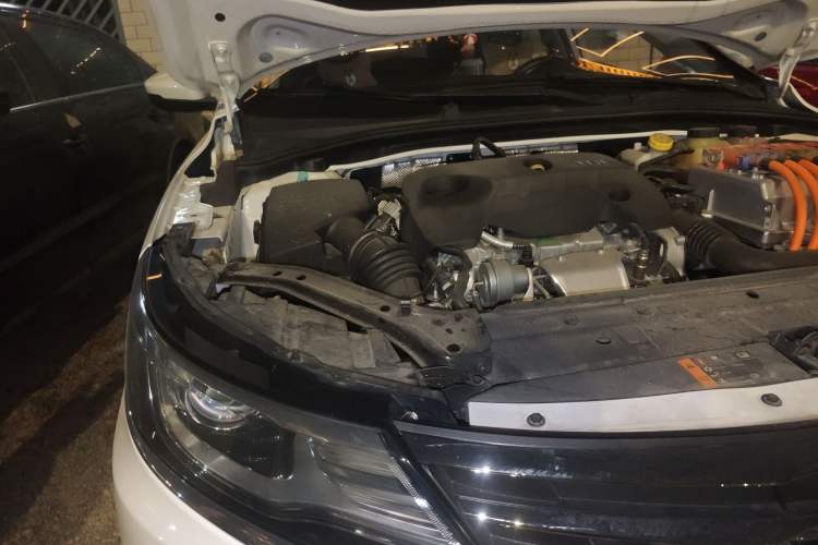 Used Roewe i6 New Energy 2017 45T Hybrid Connect & Smart Enjoyment Edition Engine Bay Right
