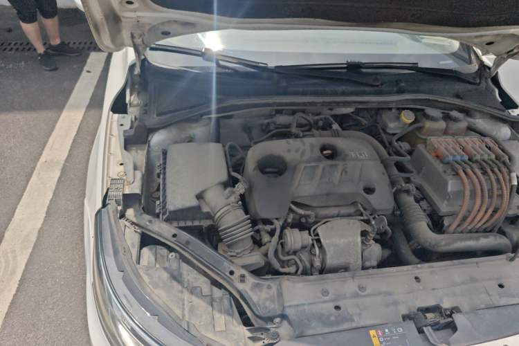 Used Roewe i6 New Energy 2017 45T Hybrid Connect & Smart Enjoyment Edition Engine Bay Right