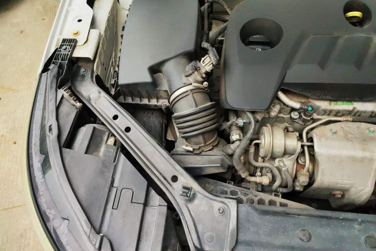 Used Roewe i6 New Energy 2017 45T Hybrid Connect & Smart Enjoyment Edition Engine Bay Right