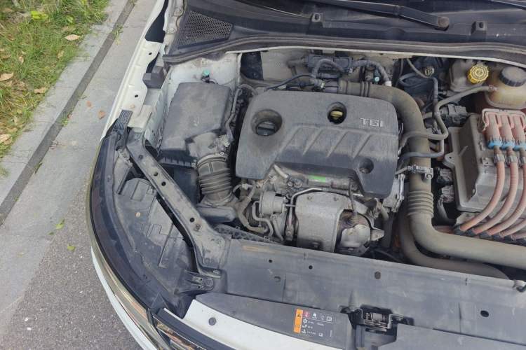 Used Roewe i6 New Energy 2017 45T Hybrid Connect & Smart Enjoyment Edition Engine Bay Right