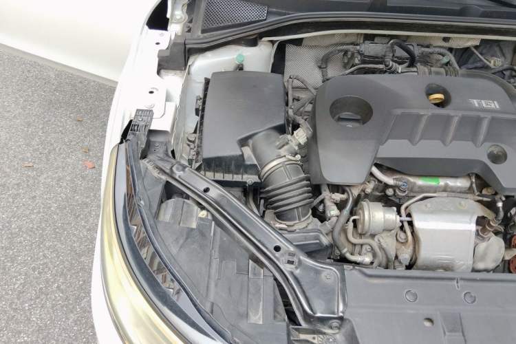 Used Roewe i6 New Energy 2017 45T Hybrid Connect & Smart Enjoyment Edition Engine Bay Right