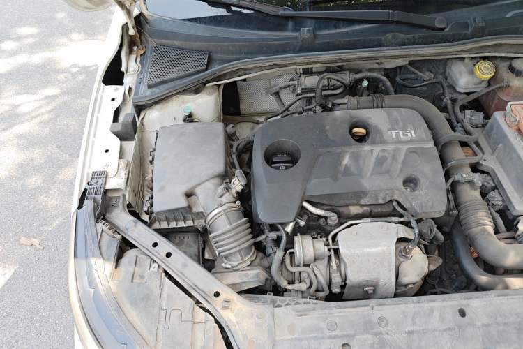 Used Roewe i6 New Energy 2017 45T Hybrid Connect & Smart Enjoyment Edition Engine Bay Right